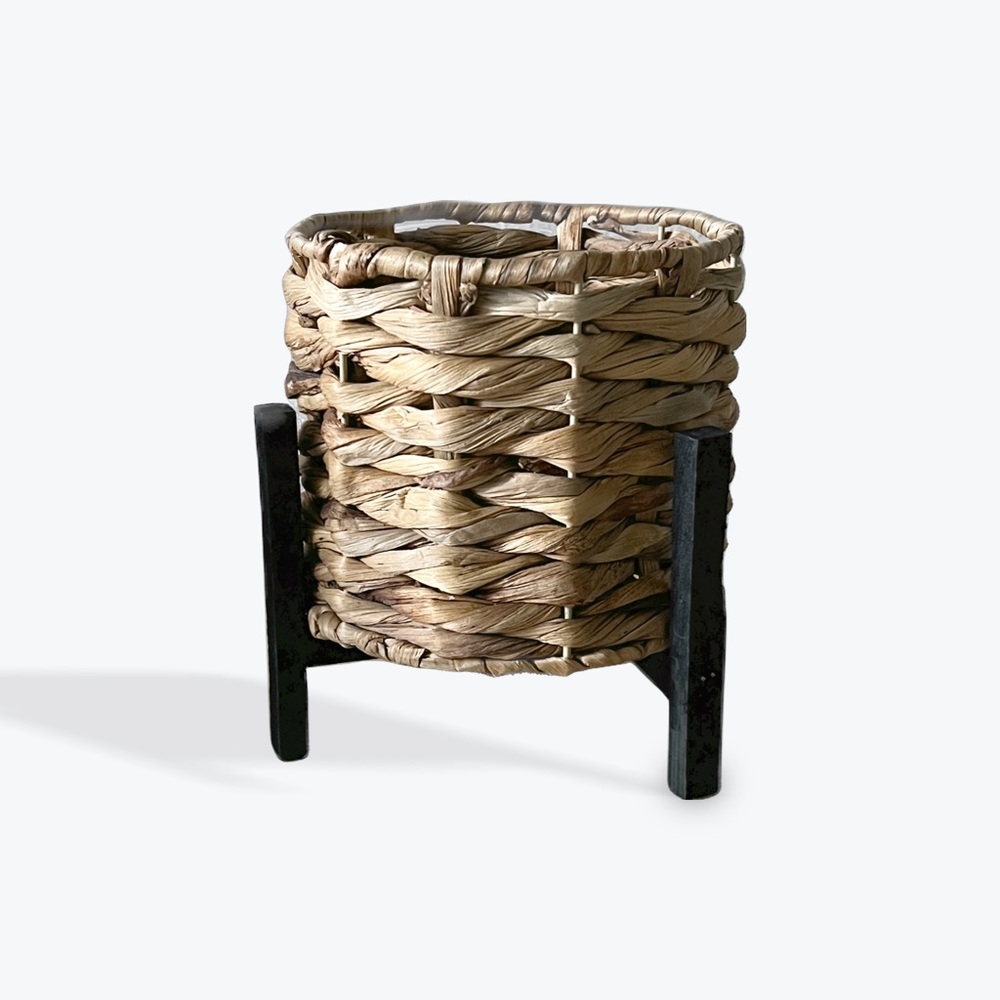 Rattan small plant pot with stand